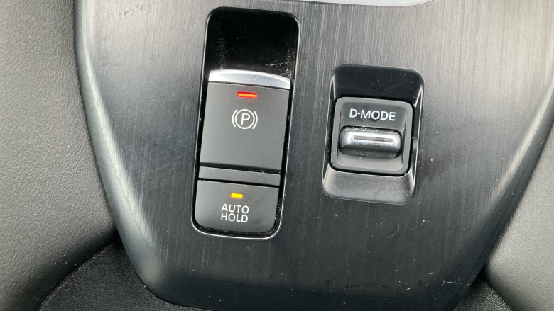 Nissan Qashqai 1.3 DiG-T MH N-Connecta 5dr Petrol Hatchback